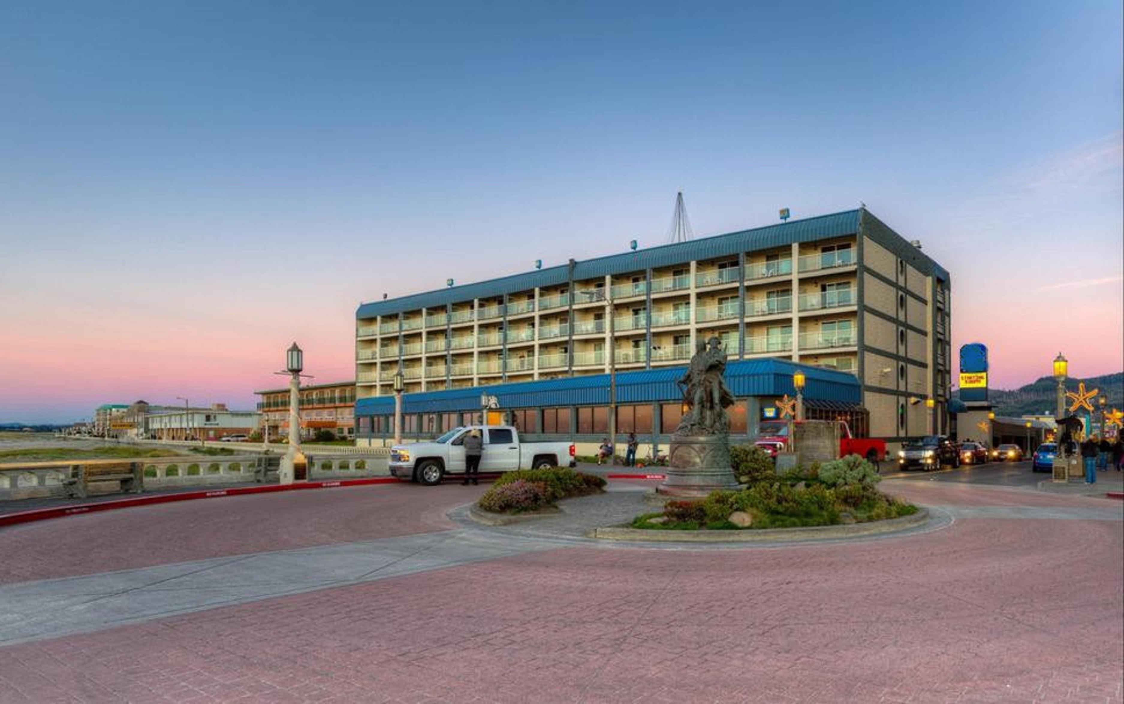 Promenade Inn & Suites Oceanfront Seaside Extérieur photo