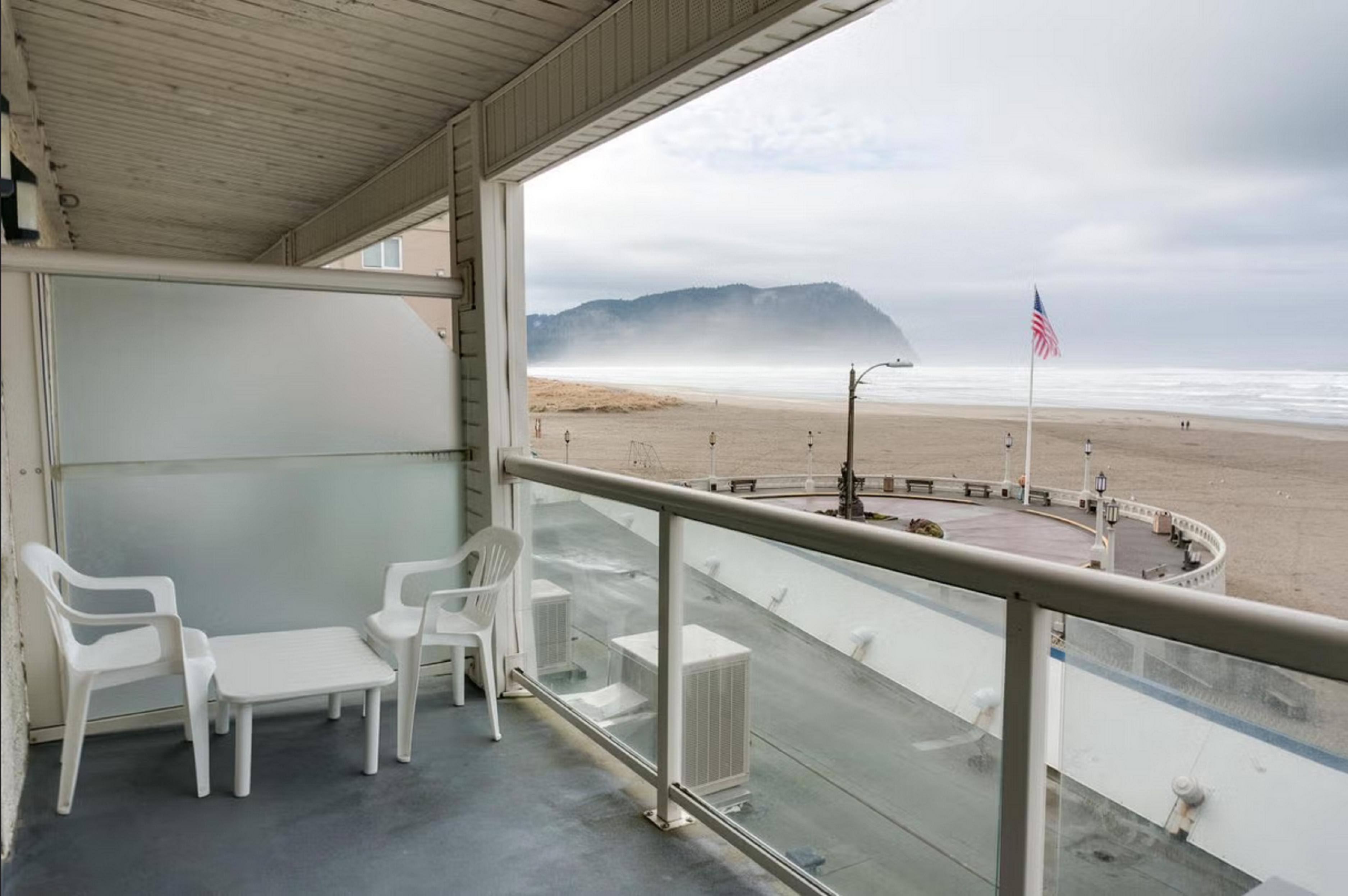 Promenade Inn & Suites Oceanfront Seaside Extérieur photo