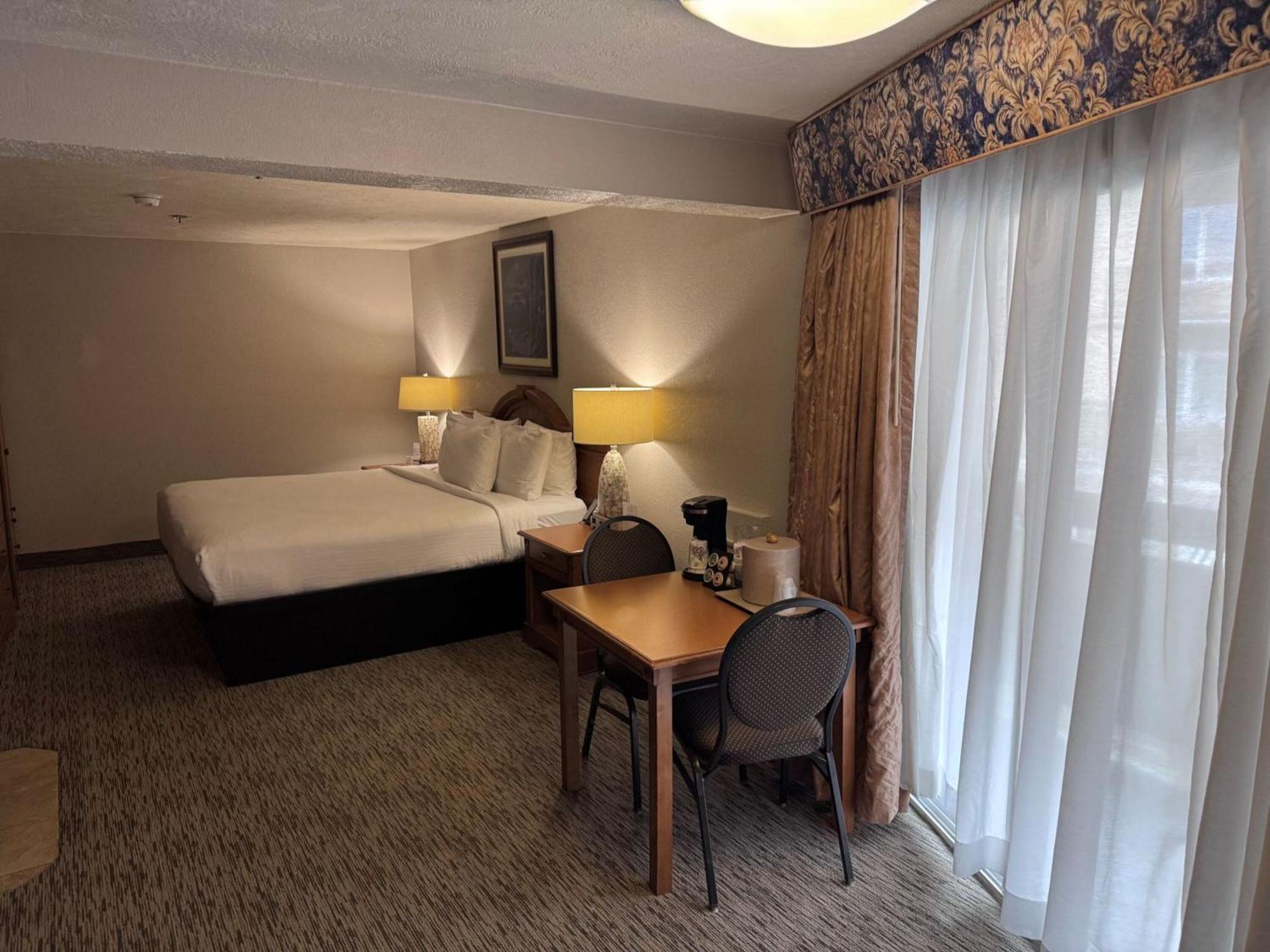 Promenade Inn & Suites Oceanfront Seaside Extérieur photo