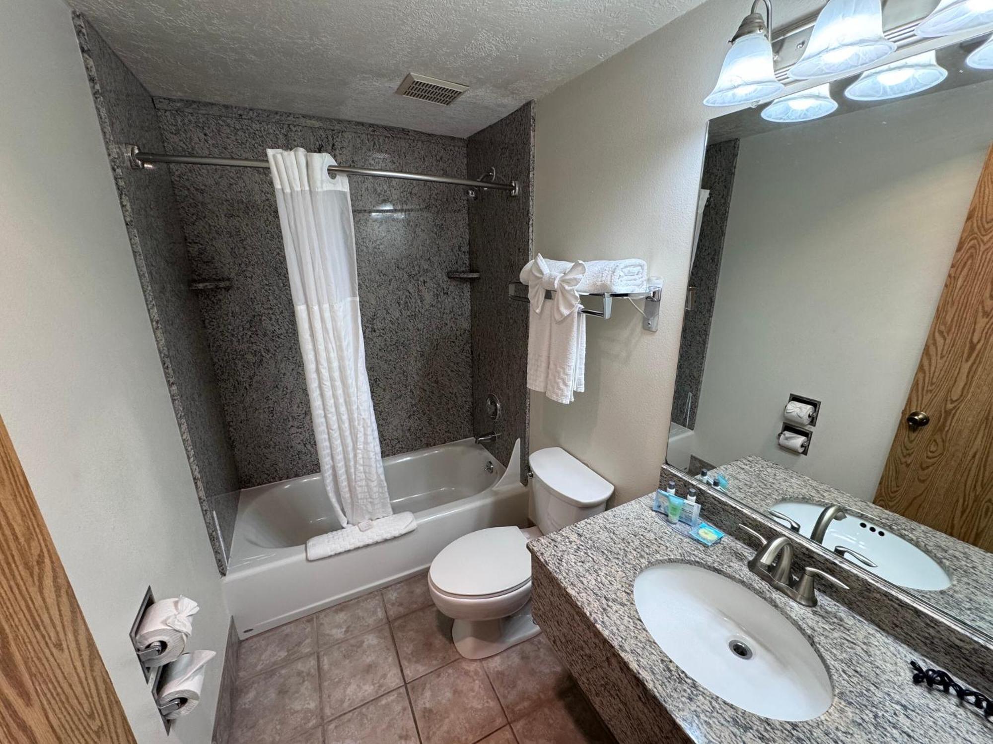 Promenade Inn & Suites Oceanfront Seaside Extérieur photo
