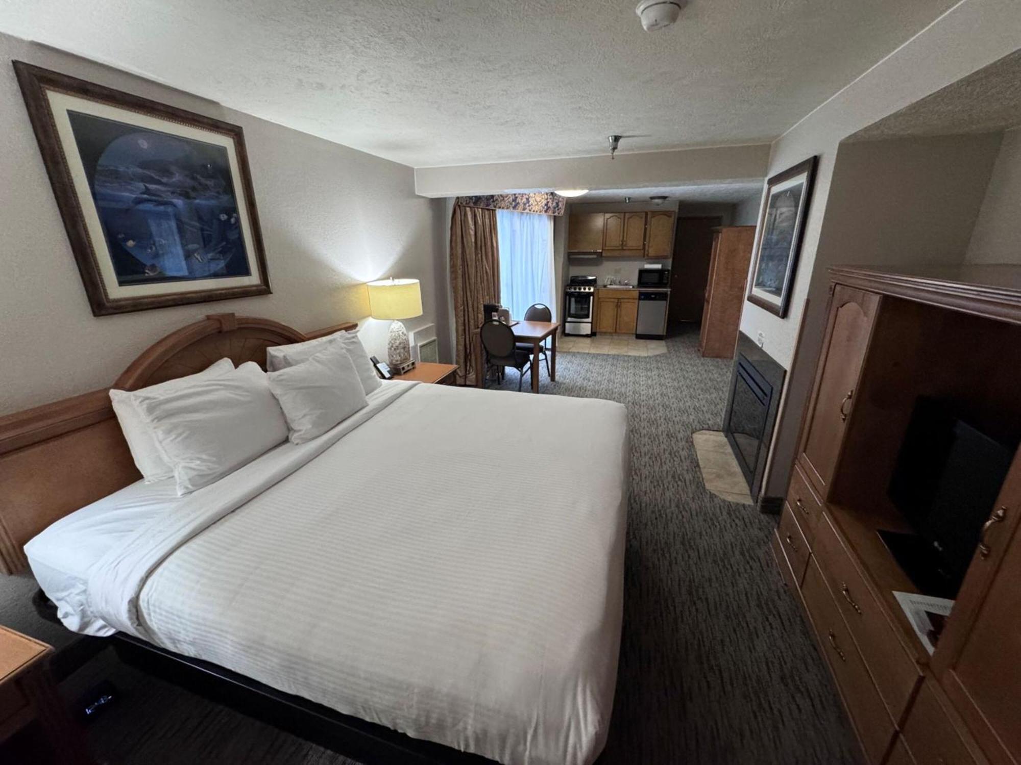 Promenade Inn & Suites Oceanfront Seaside Extérieur photo